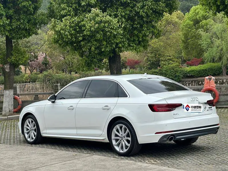 Audi A4L 2018 30th Anniversary Model 40 TFSI Fashion Model — 5