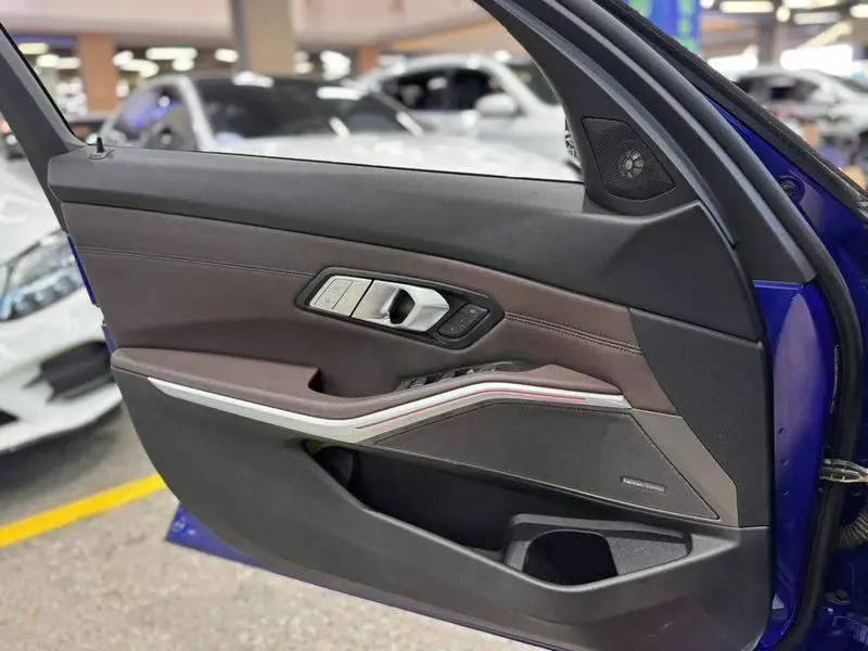 BMW 3 Series 2020 325i M Sport Night Edition — 7