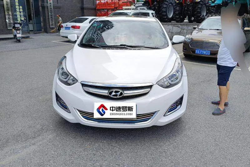 Elantra 2016 1.6L Manual Premium — 2