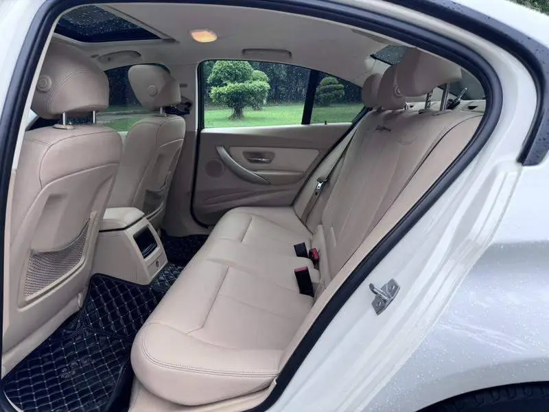 BMW 3 Series 2013 320i Progressive — 13