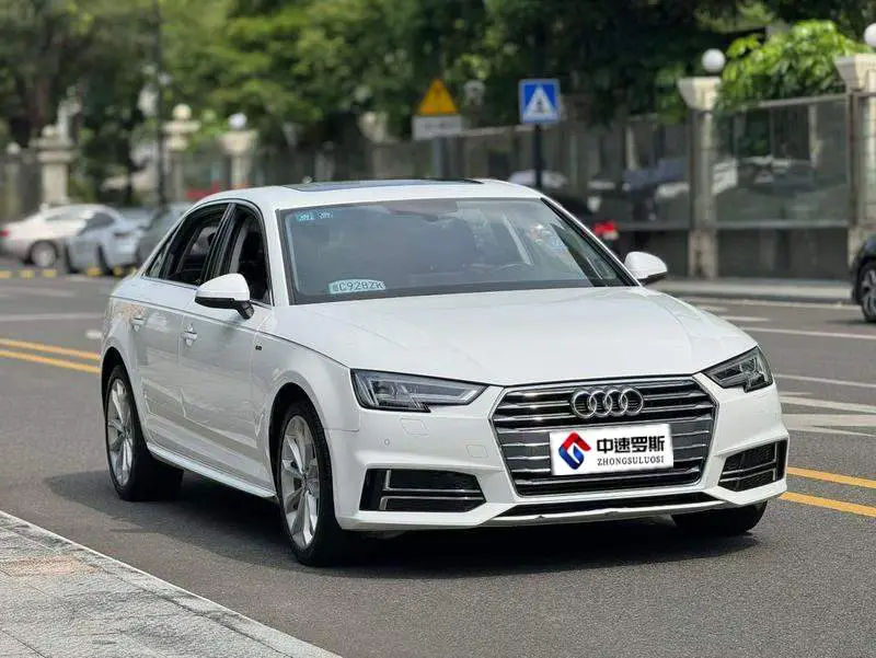 Audi A4L 2018 30th Anniversary Model 40 TFSI Fashion Model — 3