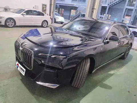 BMW 7 Series 2023 735Li M Sport Package