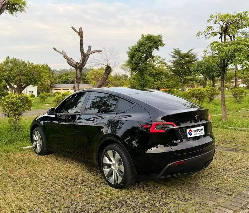 Model Y 2022 facelifted rear-wheel drive version — 4