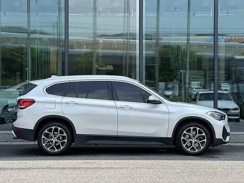 BMW X1 2022 sDrive25Li Leading Edition — 5