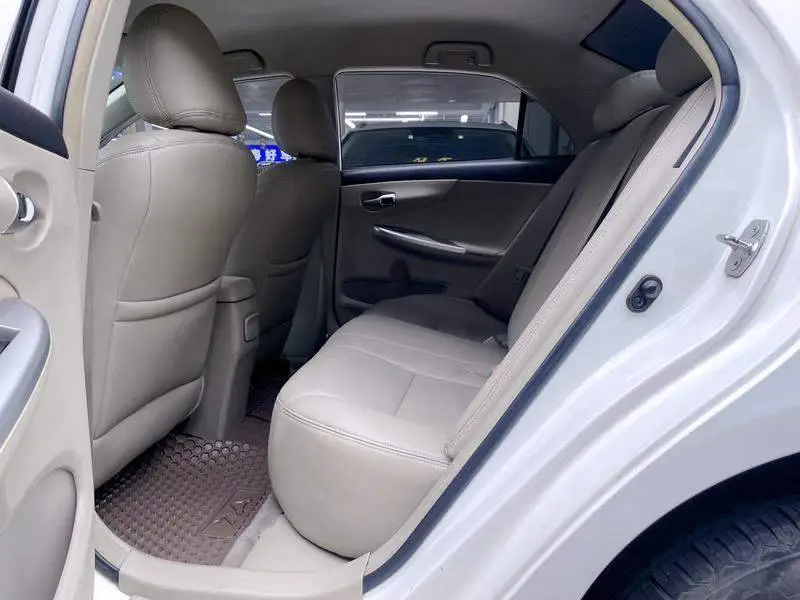 Corolla 2011 1.6L Automatic GL — 18