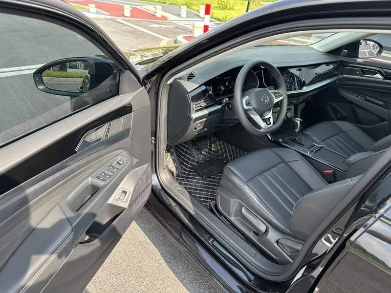 Passat 2023 280TSI Business Edition — 11