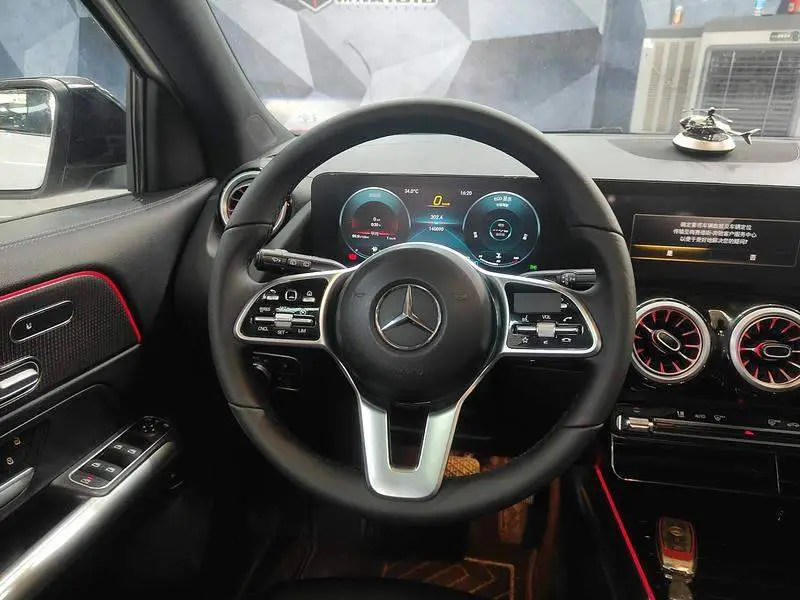 Mercedes-Benz GLA 2020 GLA 200 4MATIC — 8