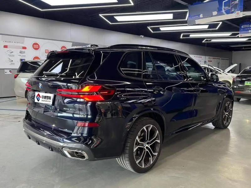 BMW X5 2023 xDrive 30Li M Sport Package — 6