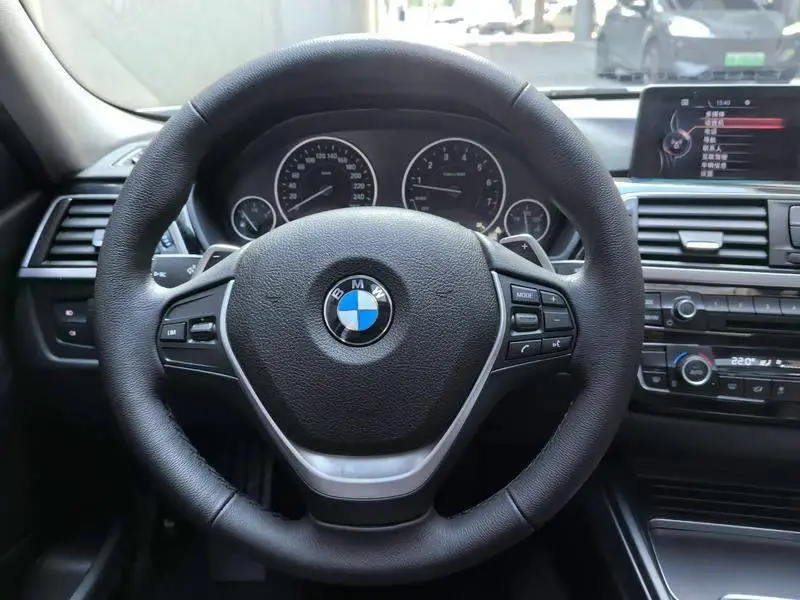 BMW 3 Series 2017 320Li M Sports — 11