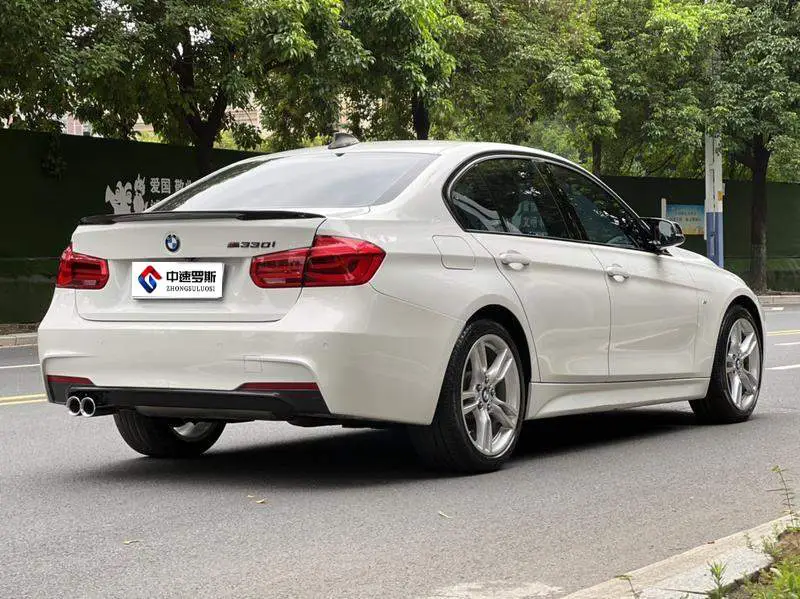 BMW 3 Series 2018 320i M Sport Package — 7