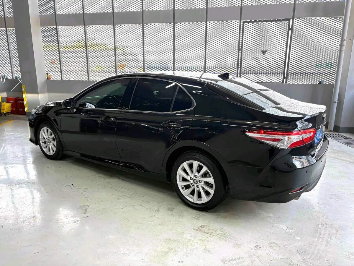 Camry 2022 2.0GVP Leading Edition — 3