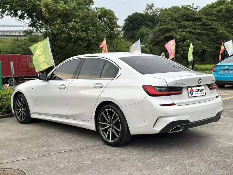 BMW 3 Series 2020 facelifted 325i M Sport package — 4