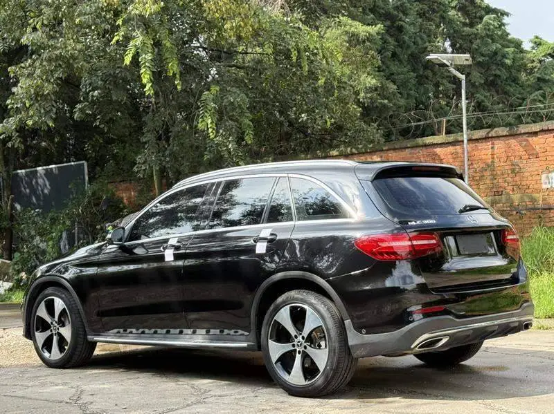 Mercedes-Benz GLC 2018 GLC 300 4MATIC Dynamic — 5