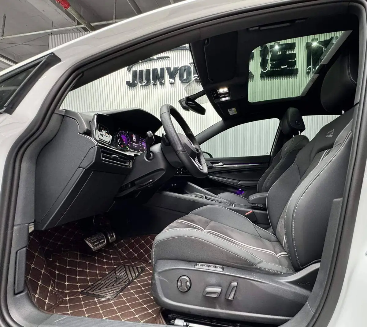 Golf 2023 facelift 280TSI DSG R-Line Lite — 9