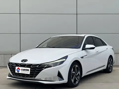 Elantra 2022 1.5L CVT LUX Premium Edition