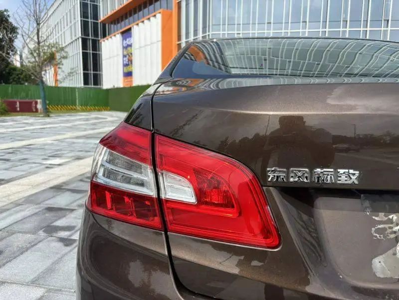 Peugeot 408 2015 1.2T Automatic Glory Edition — 16