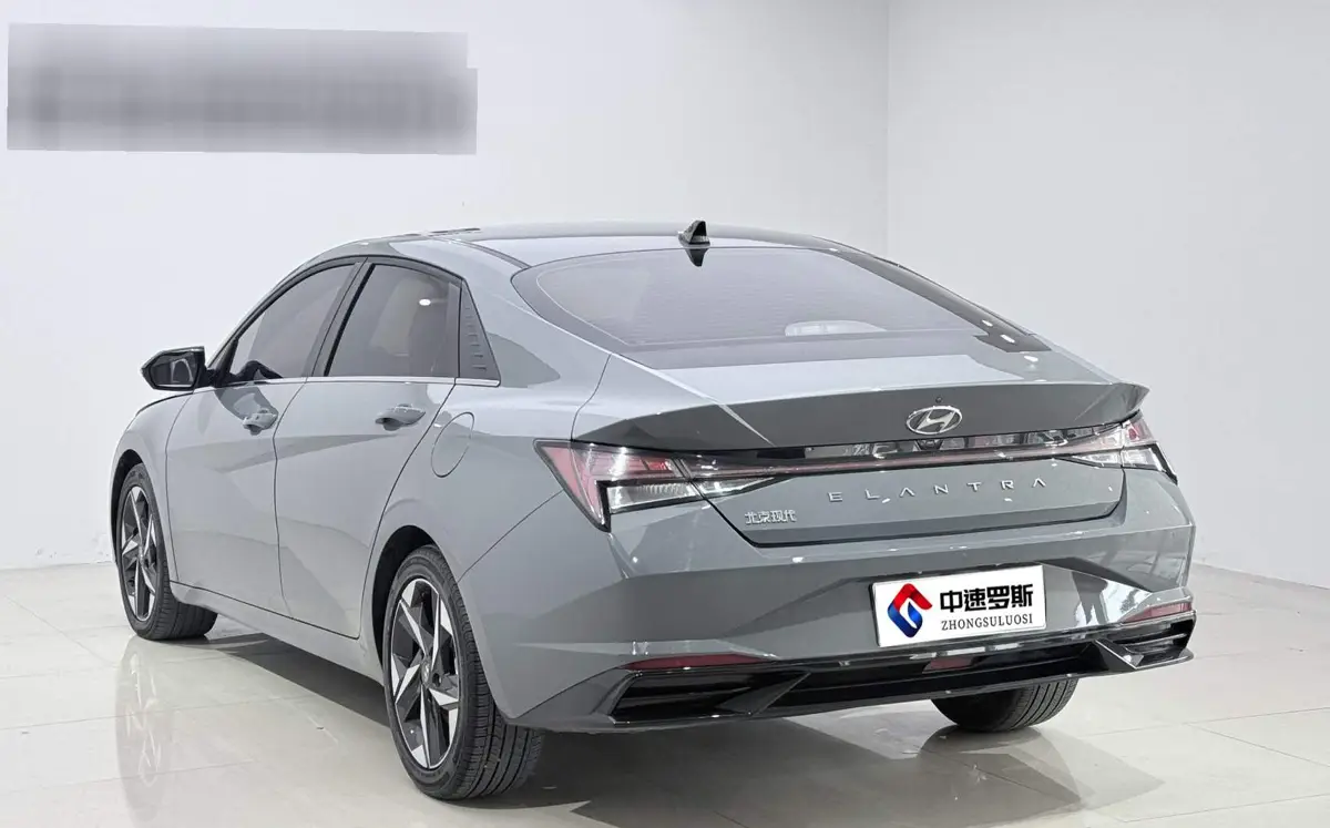 Elantra 2022 1.5L CVT LUX Premium Edition — 4