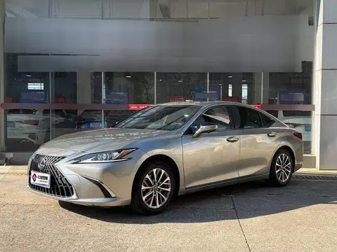Lexus ES 2021 300h Excellence Edition