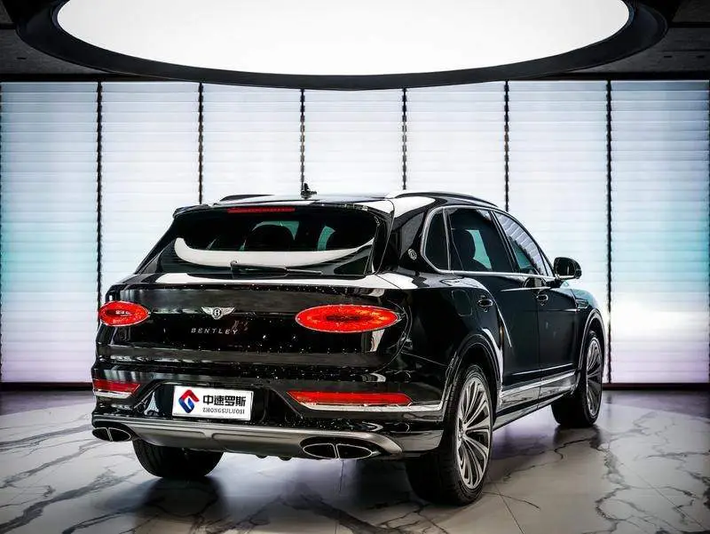Bentayga 2025 4.0T V8 Long Wheelbase Art Edition — 4