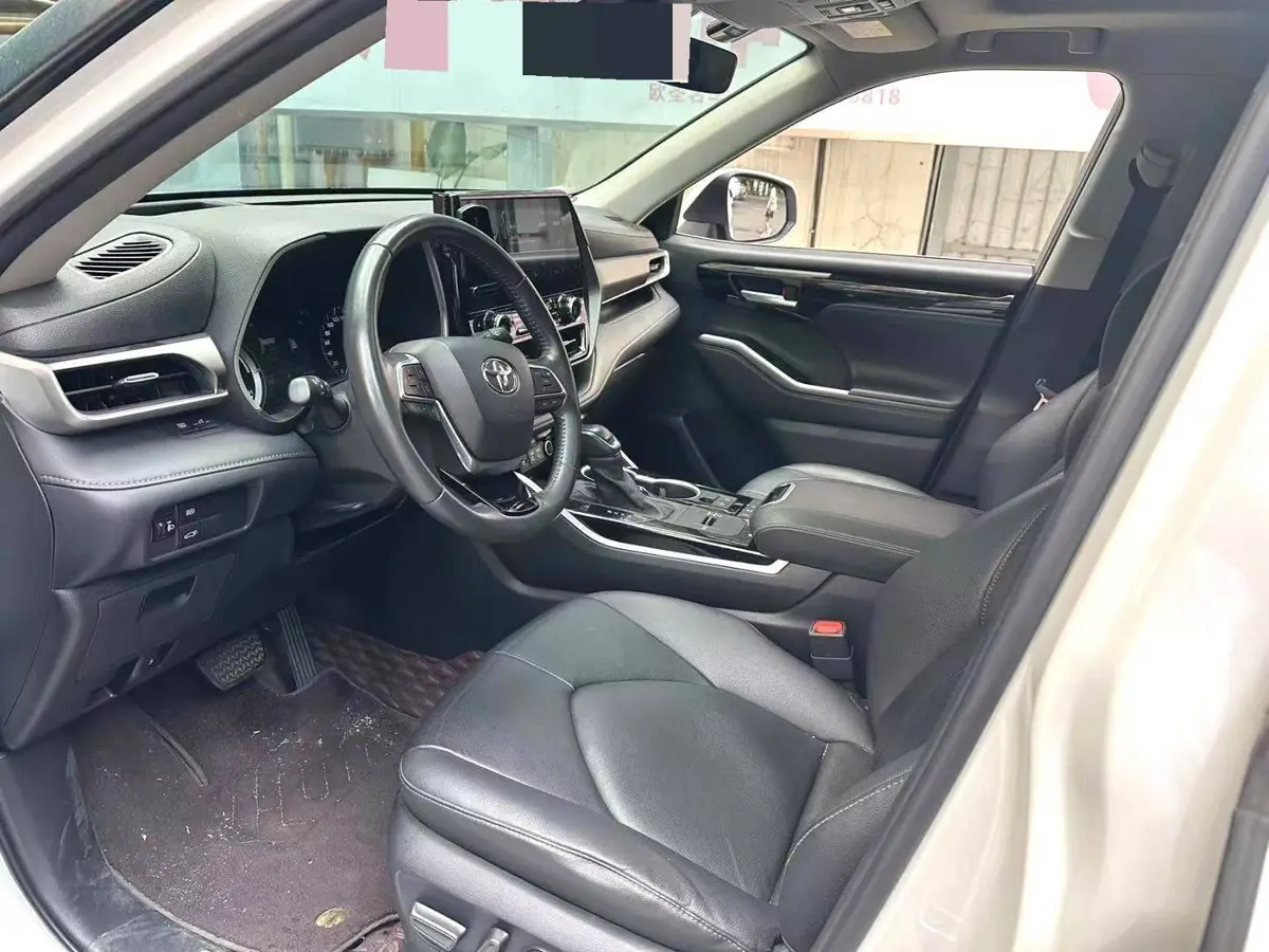 Highlander 2022 Hybrid 2.5L 4WD Premium Edition 7 Seaters — 4