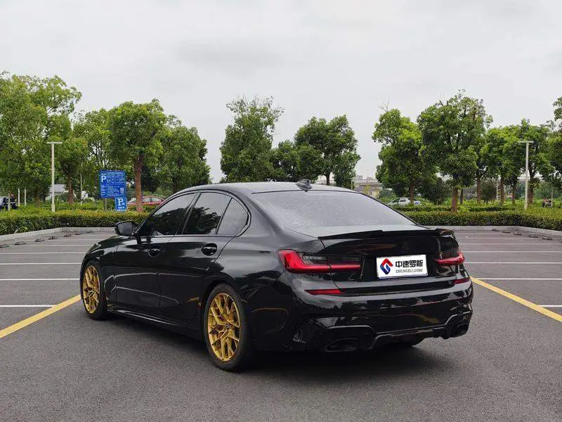 BMW 3 Series 2021 facelift 330i M Sport Night Edition — 4