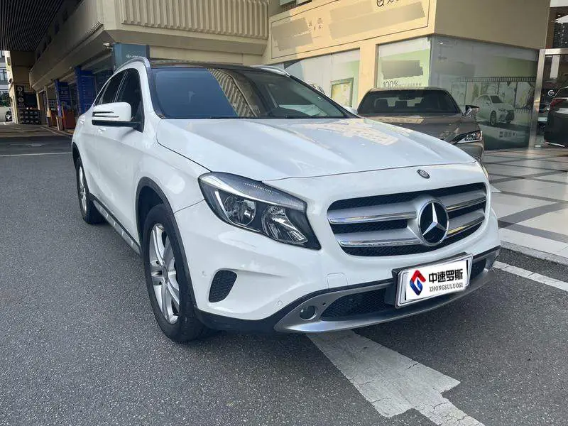 Mercedes-Benz GLA 2016 GLA 200 Dynamic — 3