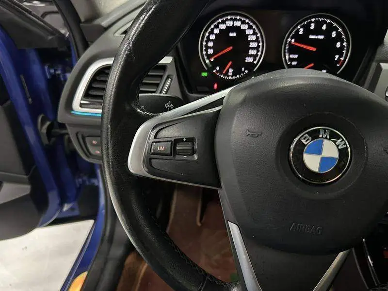 BMW 1 Series 2018 118i Sports — 17