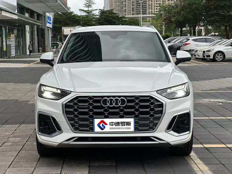 Audi Q5L 2022 Model 45T Luxury Elegant Model — 2