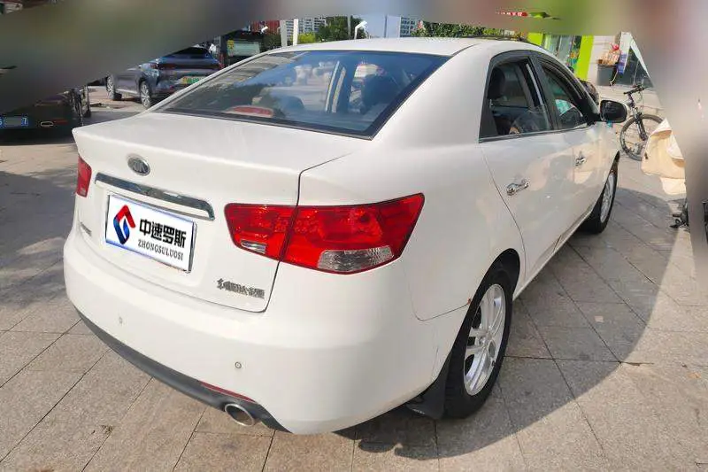 Freddy 2011 1.6L AT Premium — 3
