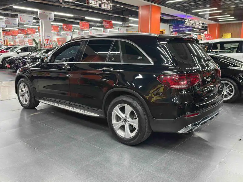 Mercedes-Benz GLC 2020 GLC 260 L 4MATIC Dynamic — 4