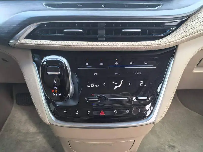 Buick GL8 2021 ES Lu Zun 653T Premium Edition — 14
