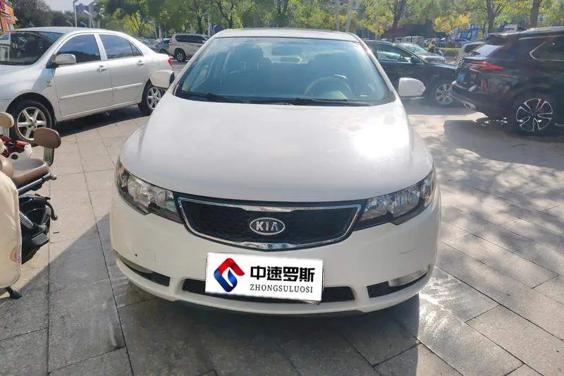Freddy 2011 1.6L AT Premium — 2