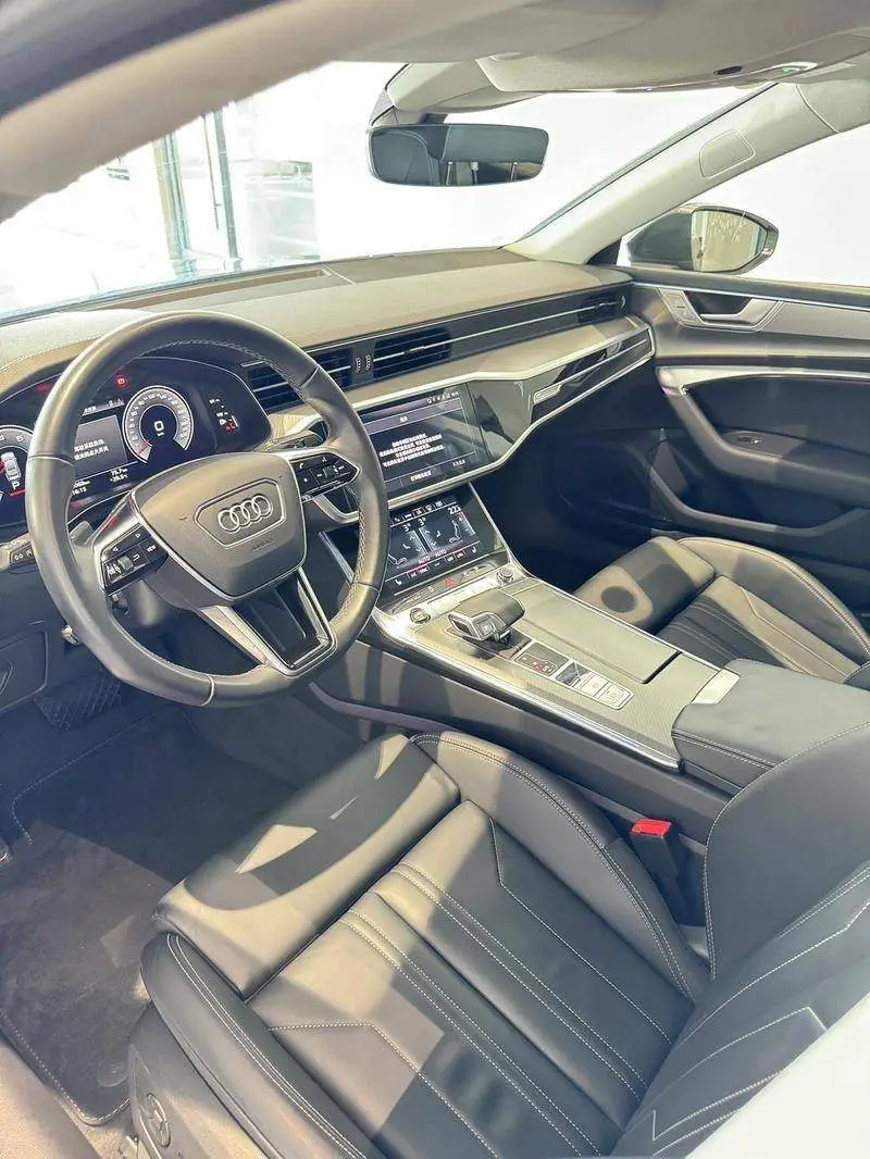 Audi A7 2024 45 TFSI Premium Edition — 10