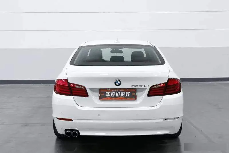 BMW 5 Series 2011 523Li Luxury Model — 3