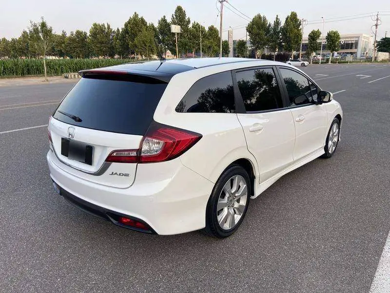 Jed 2014 1.8L Automatic Comfort Elite Edition 5 Seaters — 6