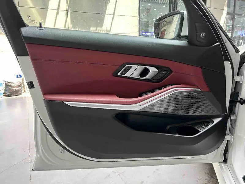 BMW 3 Series 2023 325Li M Sport Package — 7