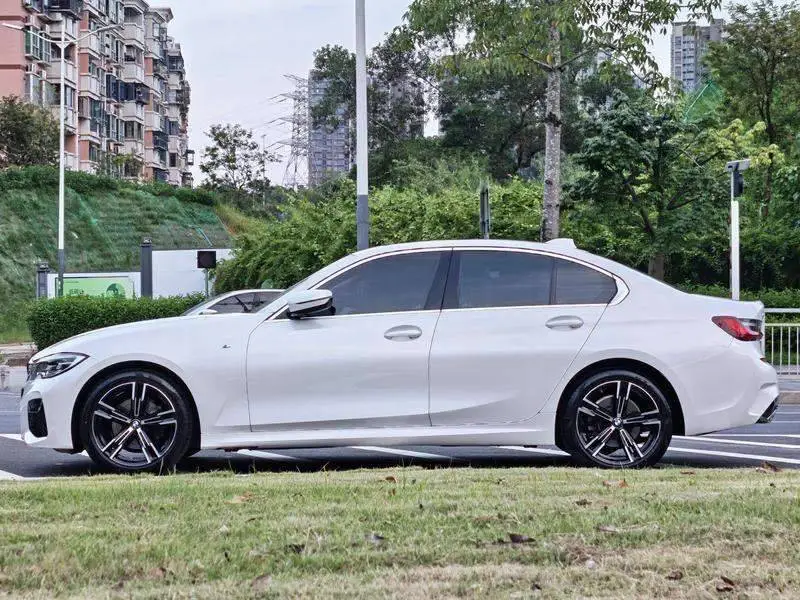BMW 3 Series 2022 facelift 325i M Sport package — 3