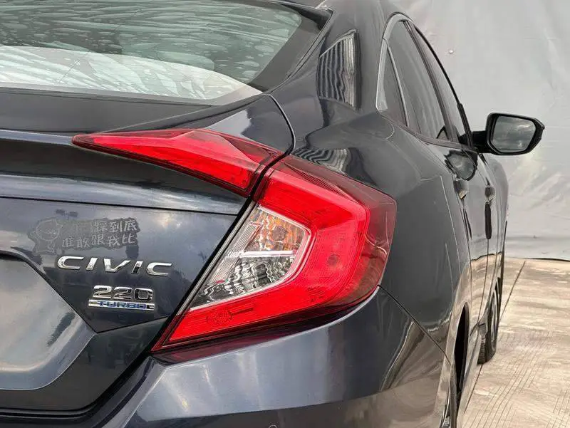 Civic 2016 220TURBO CVT Deluxe Edition — 9