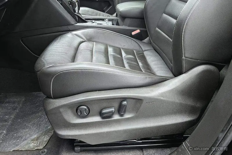 Touron 2017 330TSI 2WD Luxury Edition — 18