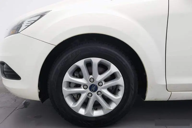 Fox 2013 Hatchback Classic 1.8L Automatic Millionth Anniversary Edition — 9