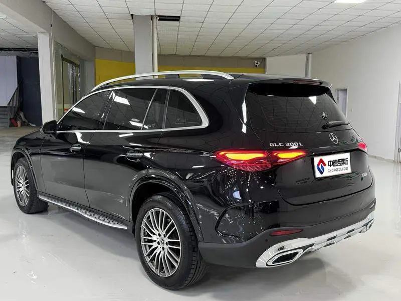 Mercedes-Benz GLC 2023 GLC 260 L 4MATIC Dynamic 7-seater — 4