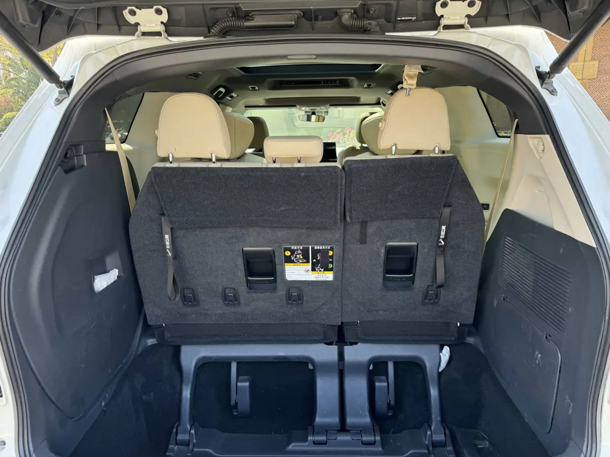 Grevia 2022 2.5L Hybrid Premium Edition — 29