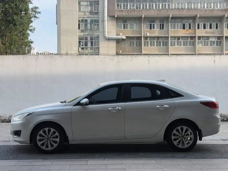 Furis 2015 1.5L Automatic Fashion Model — 4