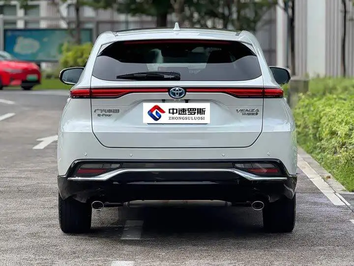 Venza 2022 Hybrid 2.5L CVT 4WD Ultimate Edition — 3