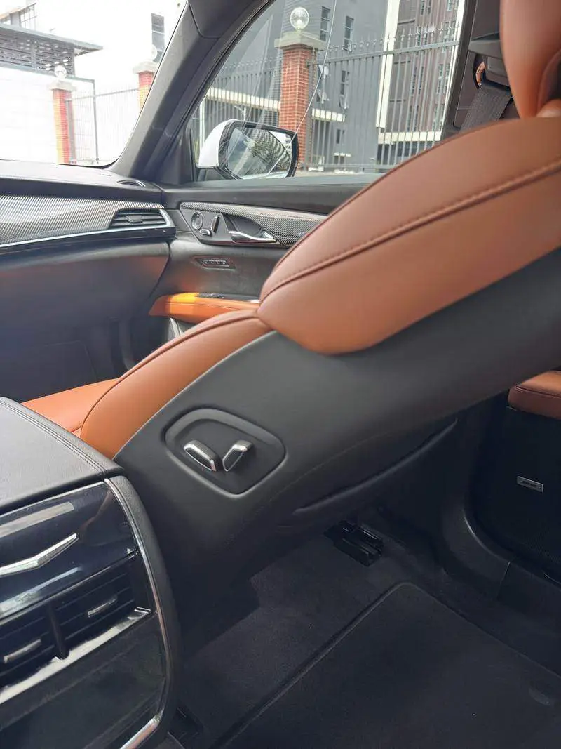 Cadillac CT6 2017 28T Leading Model — 17