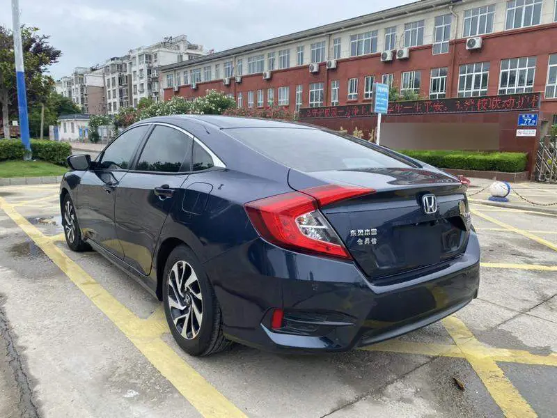 Civic 2016 220TURBO CVT Deluxe Edition — 4