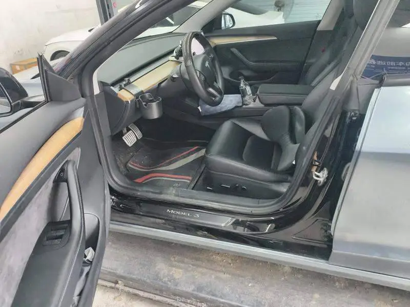 Model 3 2022 Performance All-Wheel Drive — 7