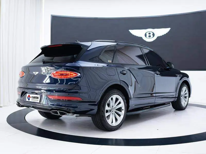 Bentayga 2023 4.0T V8 Long Wheelbase Yadu Edition — 5