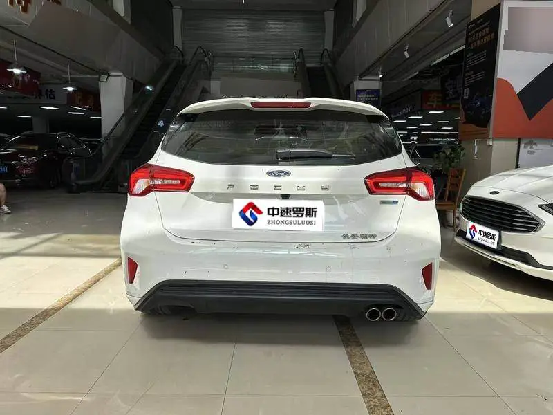 Fox 2019 Hatchback EcoBoost 180 Automatic ST Line — 6