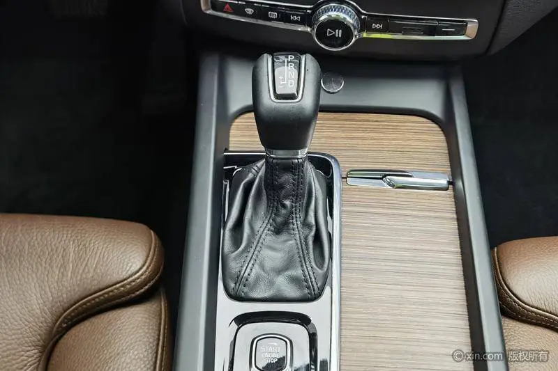 Volvo XC60 2021 T5 4WD Zhiyuan Deluxe Edition — 14